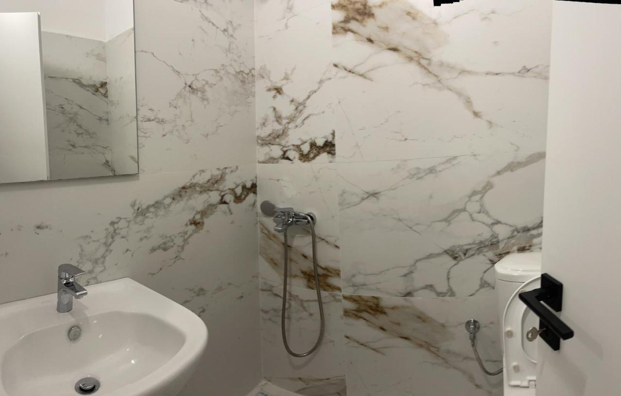 Sea La Vie Apartments Sarandë 外观 照片